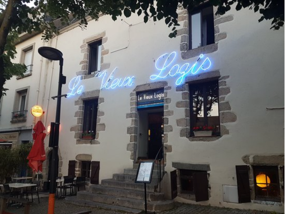 LE VIEUX LOGIS